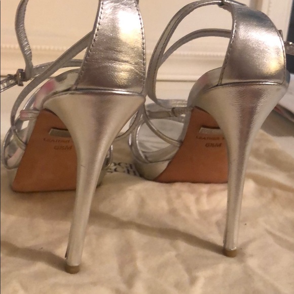 Badgley Mischka Silver Pumps with dust bag - Picture 2 of 4